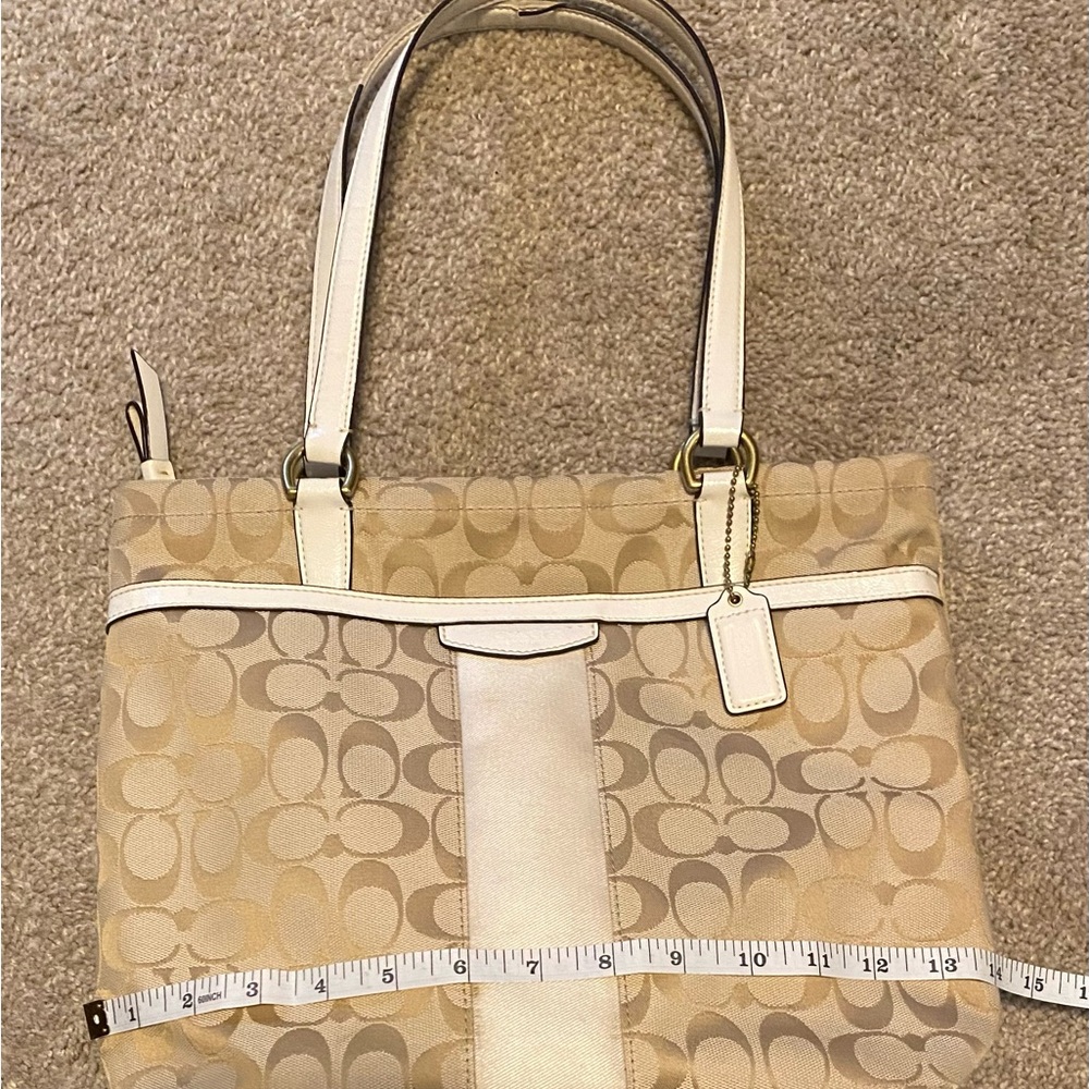 Coach Beige Signature Canvas Shoulder Bag with Cream Trim - Picture 3 of 10
